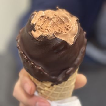 Chocolats Favoris - chocolate soft serve with super dark chocolate dip - Chocolatiers & Shops Near Me - Aurora, Ontario Chocolats Favoris - chocolate soft serve with super dark chocolate dip - Chocolatiers & Shops Near Me - Aurora, Ontario