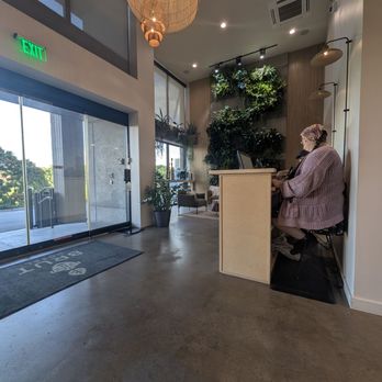 Brut Hotel - Hotels Near Me - Tulsa, Oklahoma