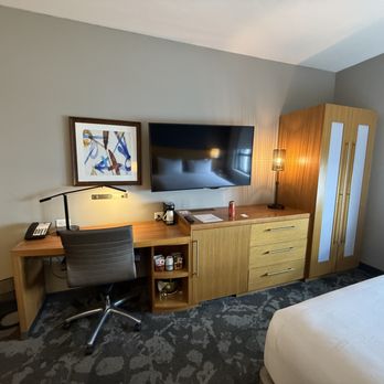 Hyatt Place Indianapolis / Downtown - Desk, mini fridge, tv area - Hotels Near Me - Indianapolis, Indiana Hyatt Place Indianapolis / Downtown - Desk, mini fridge, tv area - Hotels Near Me - Indianapolis, Indiana