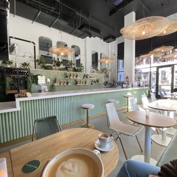 Les Deux Amis - Supe cute green vibes - Cafes Near Me - San Francisco, California