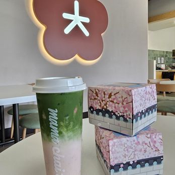 Mama Chai's - Strawberry matcha latte and cute donut boxes - Desserts Near Me - Fullerton, California Mama Chai's - Strawberry matcha latte and cute donut boxes - Desserts Near Me - Fullerton, California