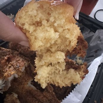 Cleo’s - Dry, stiff, crumbly cornbread. If it was moist I would not be able to pick it up and hold like that. - Southern Near Me - Chicago, Illinois
