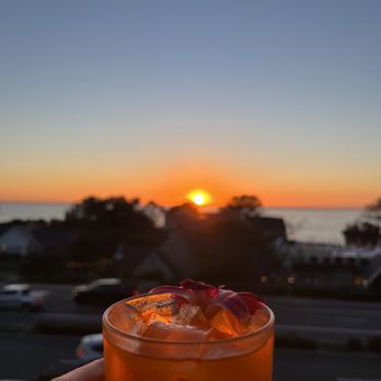 Monarch Ocean Pub - Sunset - Gastropubs Near Me - Del Mar, California