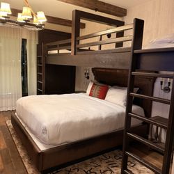 Hotel Drover, Autograph Collection - King room twin bunks