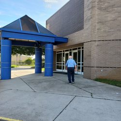 United States Postal Service - Front entrance