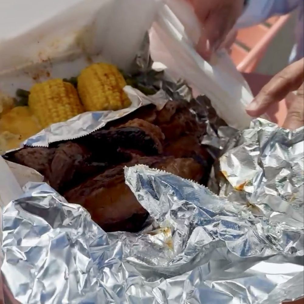 Kee's Loaded Kitchen - Brisket! Burnt Ends! Mac n Cheese! Green Beans! Corn on the cob! So so good! Every bite was delicious and those burnt ends???? My favorites! - Comfort Food Near Me - Portland, Oregon