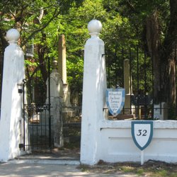 Beaufort Cart Tours - Old Burying Ground