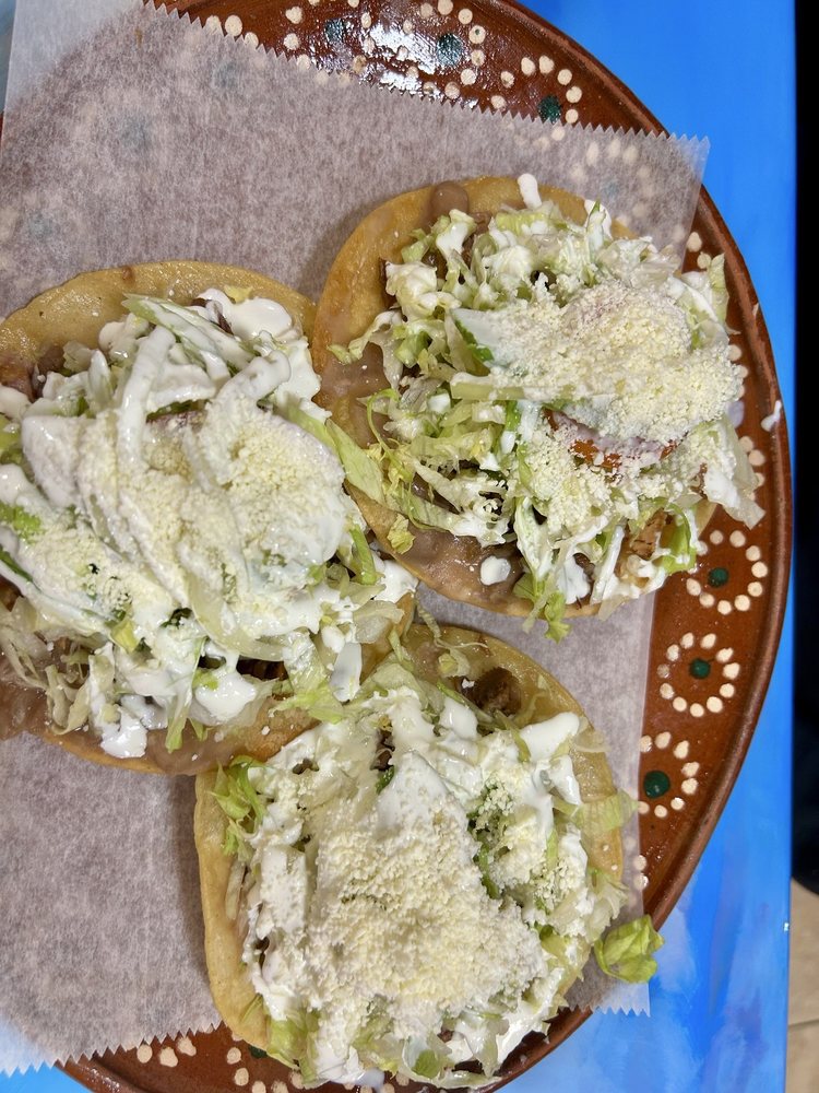 Food from La Casa Del Taco