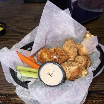 Reggie’s Tavern - Bacon ranch wings - Dive Bars Near Me - North Charleston, South Carolina Reggie’s Tavern - Bacon ranch wings - Dive Bars Near Me - North Charleston, South Carolina