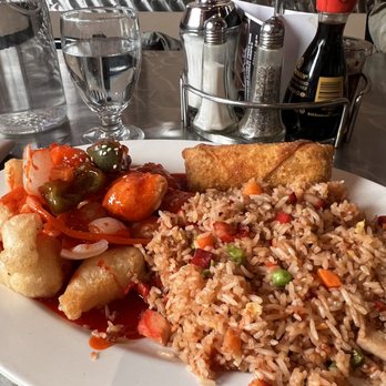 Pagoda Restaurant - Sweet and Sour Chicken w Rice - Chinese Near Me - North Pole, Alaska Pagoda Restaurant - Sweet and Sour Chicken w Rice - Chinese Near Me - North Pole, Alaska