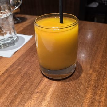 Hudson House - Peach bellini - Seafood Near Me - Houston, Texas