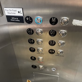 Hilton Arlington - Hotels Near Me - Arlington, Virginia