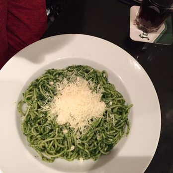Gelbes Krokodil - Spaghetti mit Grünkohlpesto - Modern European Near Me - Linz, 4