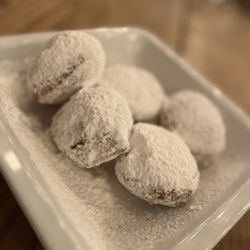 Hazel’s on Main - Beignet for dessert