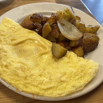 Matt’s Big Breakfast - Arrowhead - Cheese Omelet with potatoes - Breakfast & Brunch Near Me - Glendale, Arizona
