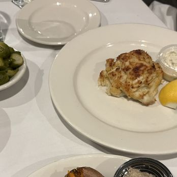 Peppermill Restaurant - Crab cake - American Near Me - Lutherville, Maryland