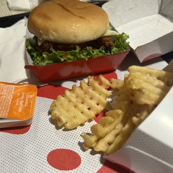 Chick-fil-A - Spicy Chicken Sandwich - Fast Food Near Me - Minneapolis, Minnesota