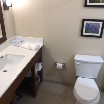 Comfort Suites - Bathroom - Hotels Near Me - Kyle, Texas Comfort Suites - Bathroom - Hotels Near Me - Kyle, Texas