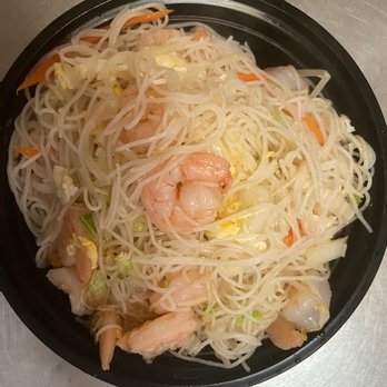 Honga Restaurant - shrimp and noodles in a black bowl - Chinese Near Me - Salem, Massachusetts