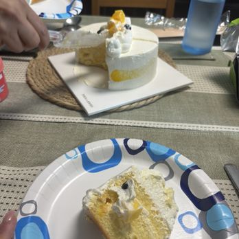 Tous Les Jours - Mango cloud cake - Bakeries Near Me - Gaithersburg, Maryland Tous Les Jours - Mango cloud cake - Bakeries Near Me - Gaithersburg, Maryland