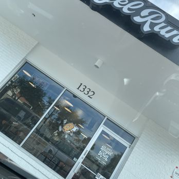 Jeff's Bagel Run - Exterior - Bagels Near Me - Orlando, Florida