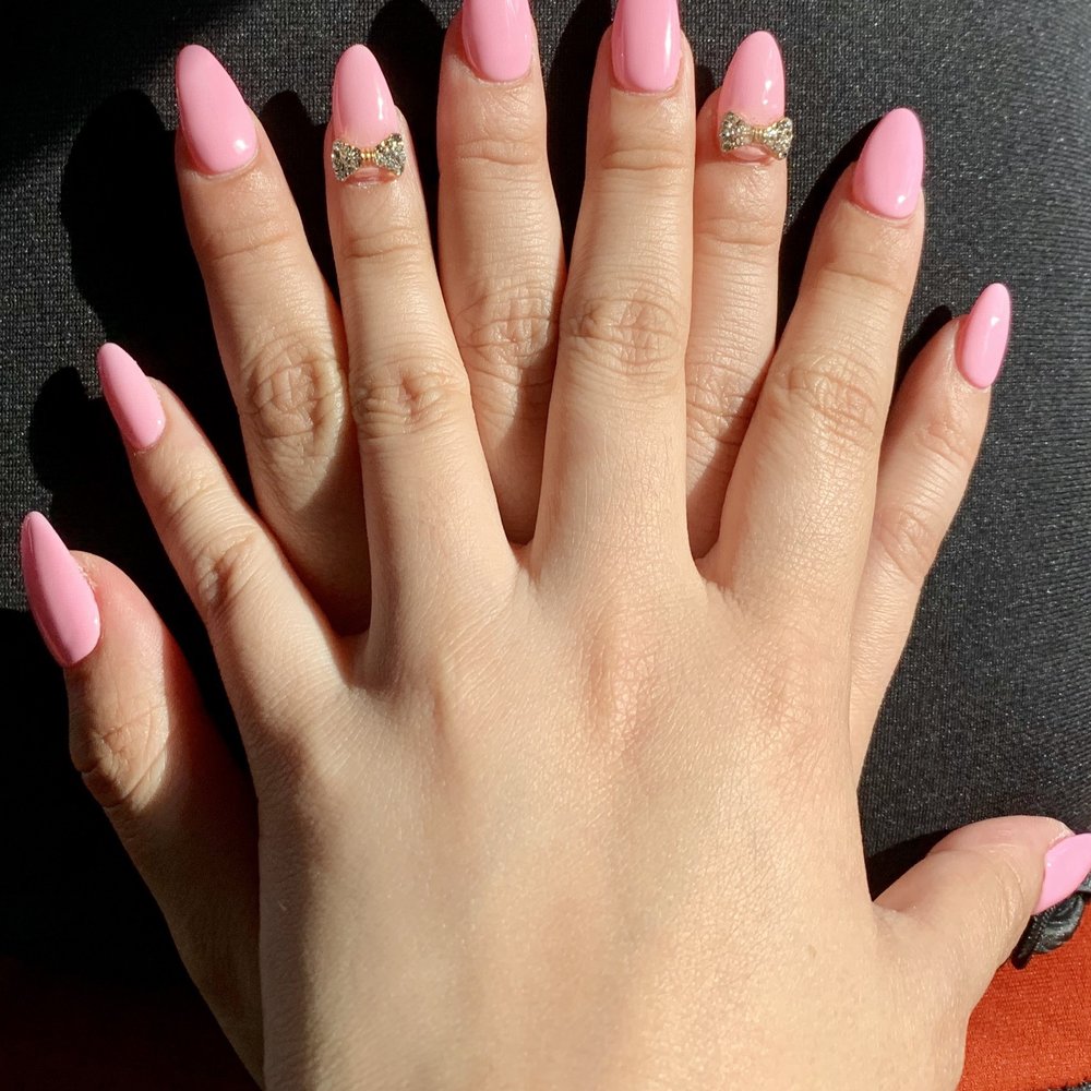 Gradient Nail - Pink acrylics ($70) with bows ($8 a piece) - Nail Salons Near Me - Honolulu, Hawaii Gradient Nail - Pink acrylics ($70) with bows ($8 a piece) - Nail Salons Near Me - Honolulu, Hawaii