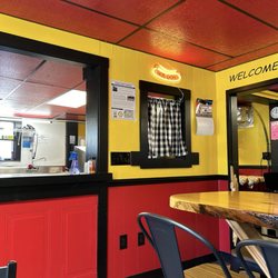 Don's Lunch - Inside