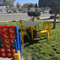 Triple skoop - The table they told us we couldn't sit at. Why put a table here if we can't sit at it.