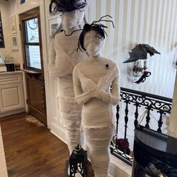 Amore Bakery and Cafe - By register