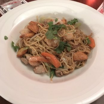 Kubo - Entree: Pancit ($18) - Filipino Near Me - Chicago, Illinois Kubo - Entree: Pancit ($18) - Filipino Near Me - Chicago, Illinois