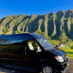 Aristo Hawaii - Limo van at a wedding at Kualoa Ranch
