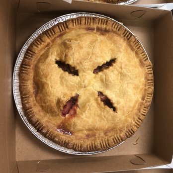 Gardner Pie - Strawberry Rhubarb Pie - Bakeries Near Me - Akron, Ohio