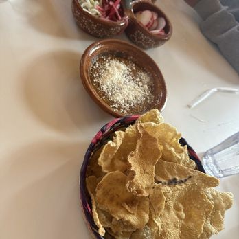 Cenaduria Elvira - Appetizer, refried beans con las raspadas. - Mexican Near Me - Oakland, California Cenaduria Elvira - Appetizer, refried beans con las raspadas. - Mexican Near Me - Oakland, California