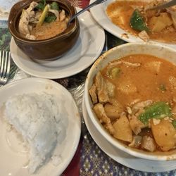 Puukaow Thai Restaurant - Cup of tom kha and bowl of red curry with pork pineapple served with jasmine rice