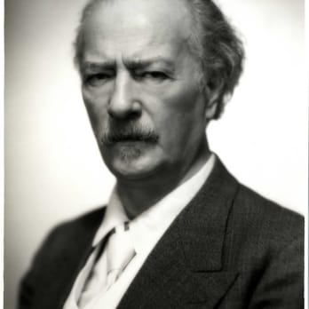 Paderewski Festival - a man in a suit and tie - Music Venues Near Me Paderewski Festival - a man in a suit and tie - Music Venues Near Me