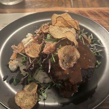 Harvest Habersham - Braised beef and mashed potatoes and veggies - New American Near Me - Sautee Nacoochee, Georgia