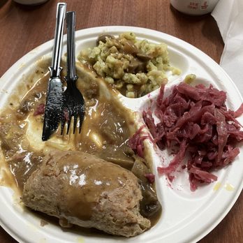 Yalaha Bakery - Rouladen with red cabbage and spaetzle - Bakeries Near Me - Yalaha, Florida Yalaha Bakery - Rouladen with red cabbage and spaetzle - Bakeries Near Me - Yalaha, Florida