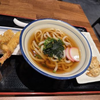 Ringer Hut - Tempura udon - Salad Near Me - Honolulu, Hawaii Ringer Hut - Tempura udon - Salad Near Me - Honolulu, Hawaii