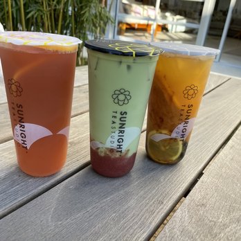 Sunright Tea Studio - Strawberry matcha tea - Bubble Tea Near Me - Costa Mesa, California
