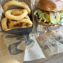 Harvey's - Vegan Burger with Onion Rings