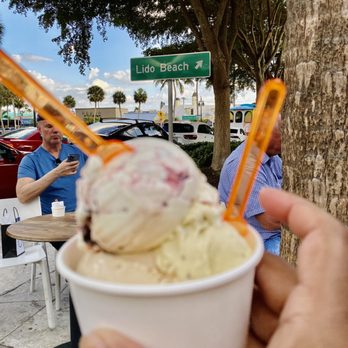 Settimi's Gelato - a hand holding a cup of gelato - Gelato Near Me - Sarasota, Florida Settimi's Gelato - a hand holding a cup of gelato - Gelato Near Me - Sarasota, Florida