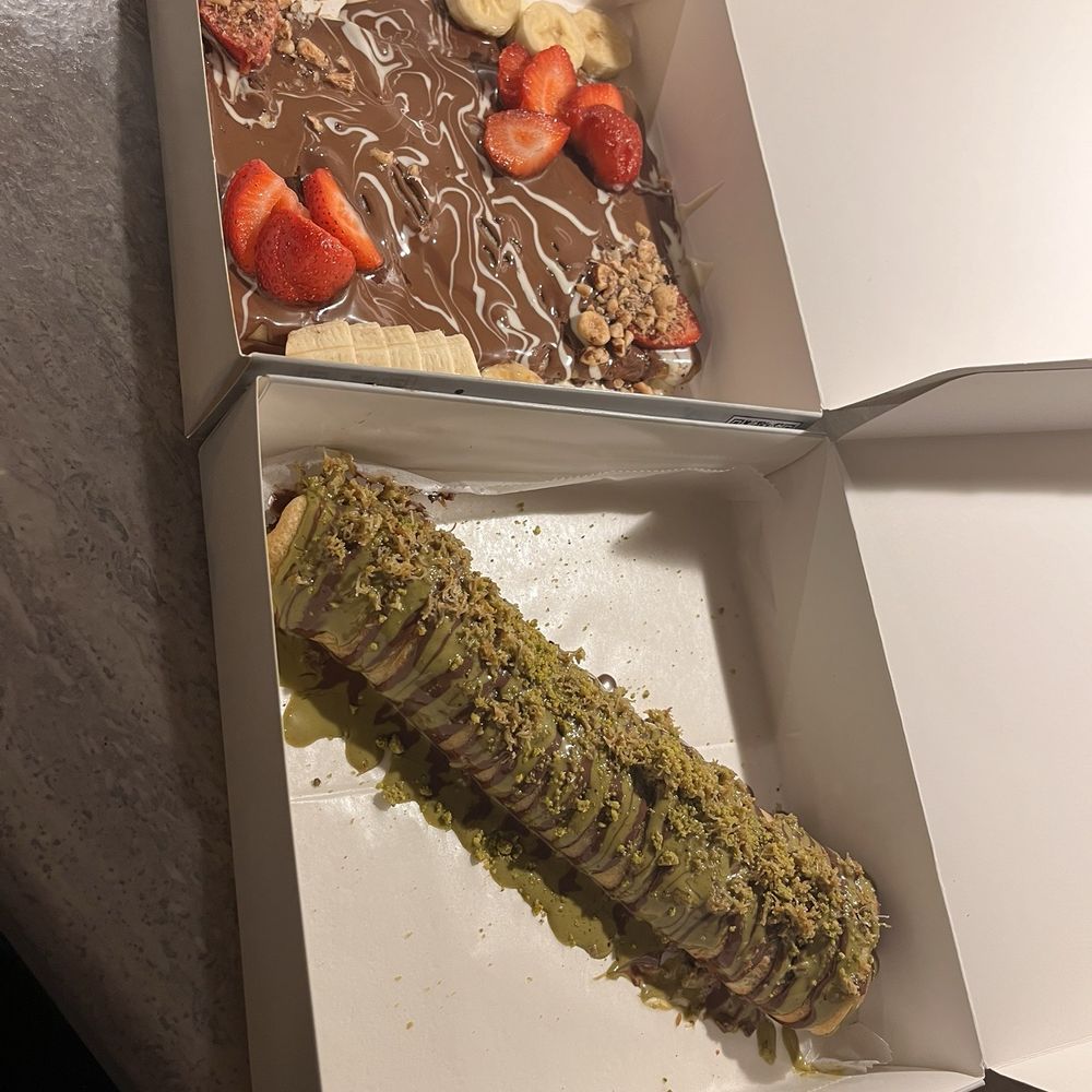 Sugar Dose - Fruity Dose and Kanafeh crepe roll - Desserts Near Me - Lombard, Illinois Sugar Dose - Fruity Dose and Kanafeh crepe roll - Desserts Near Me - Lombard, Illinois