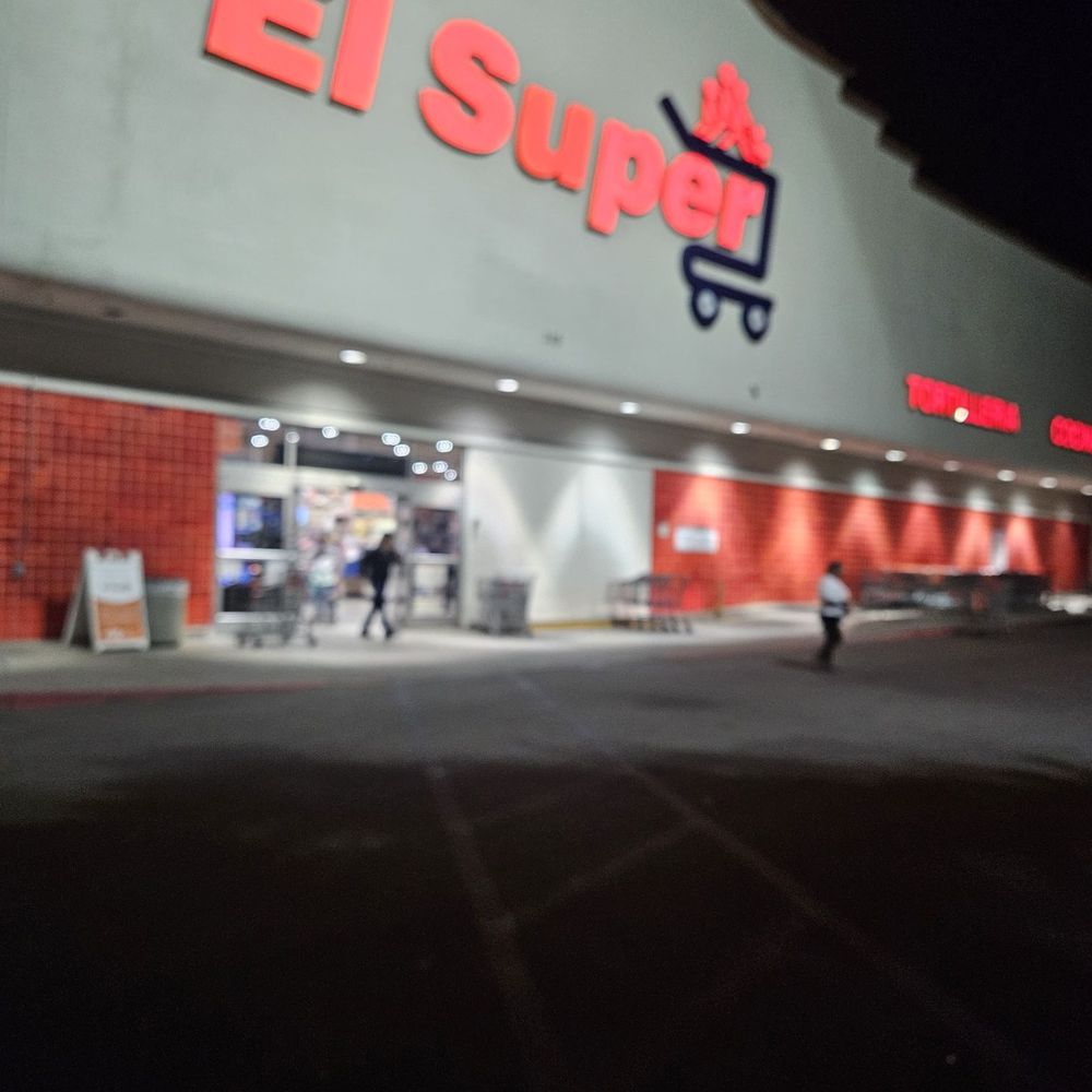 El Super - The front - Grocery Near Me - San Fernando, California El Super - The front - Grocery Near Me - San Fernando, California