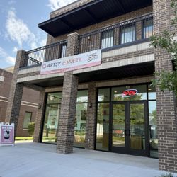 Arsty Cakery - Storefront in downtown Coppell