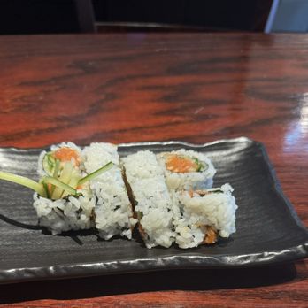 Sushi Arashi - Craftsmanship needs improvement for the rolls - Sushi Bars Near Me - Mountain View, California Sushi Arashi - Craftsmanship needs improvement for the rolls - Sushi Bars Near Me - Mountain View, California