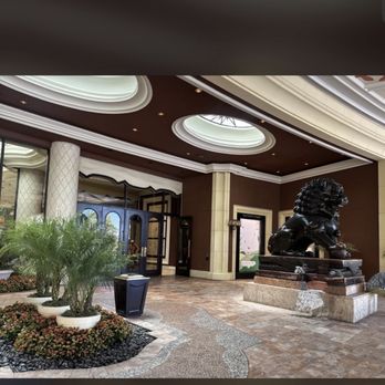 Wynn - Check in area - Shopping Centers Near Me - Las Vegas, Nevada