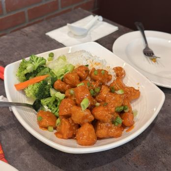 A Table Wayne's Kitchen - Asian Fusion Near Me - Manteca, California