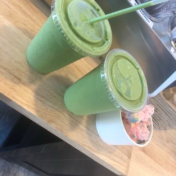 Bean Co - Green smoothie (banana with multivitamin powder) and cotton candy ice cream. - Ice Cream & Frozen Yogurt Near Me - White Bear Lake, Minnesota