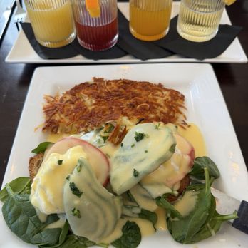 Caffe 11th Avenue - California eggs Benedict with gluten free toast - American Near Me - Yakima, Washington