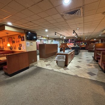 Pizza Hut - Seating and former buffet - Pizza Near Me - West Paterson, New Jersey Pizza Hut - Seating and former buffet - Pizza Near Me - West Paterson, New Jersey